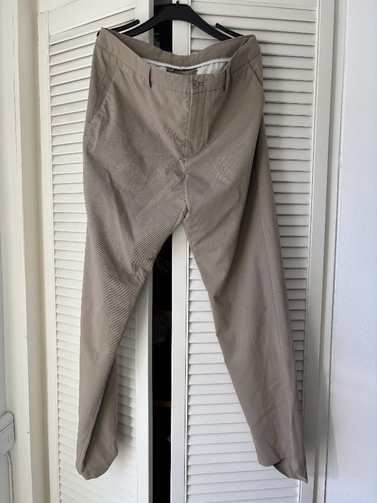 ZARA beige pantalon – maat 42, Kleding | Heren, Broeken en Pantalons, Zo goed als nieuw, Overige maten, Beige, Ophalen of Verzenden