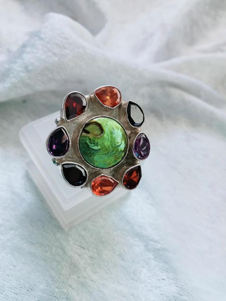 Prachtige Aparte Zilveren Ring met Amethisten en Granaten, Sieraden, Tassen en Uiterlijk, Antieke sieraden, Ring, Zilver, Met edelsteen