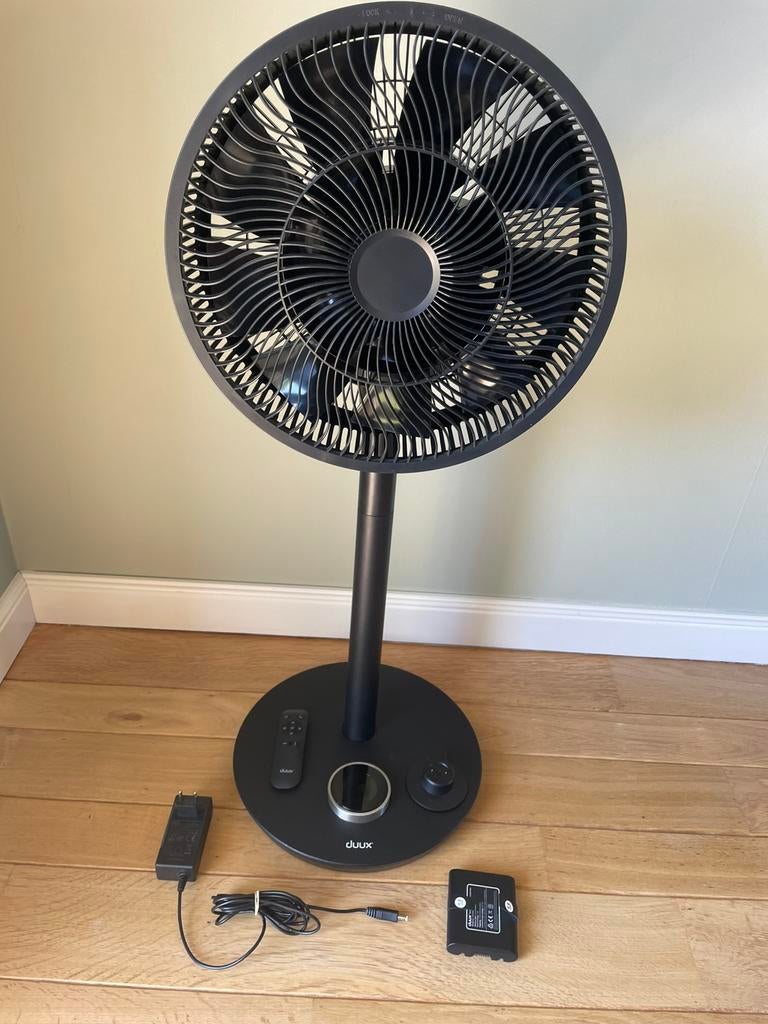 Duux Whisper Flex Smart + accu/dock, Ophalen of Verzenden, Ventilator met afstandsbediening, Gebruikt, Statiefventilator