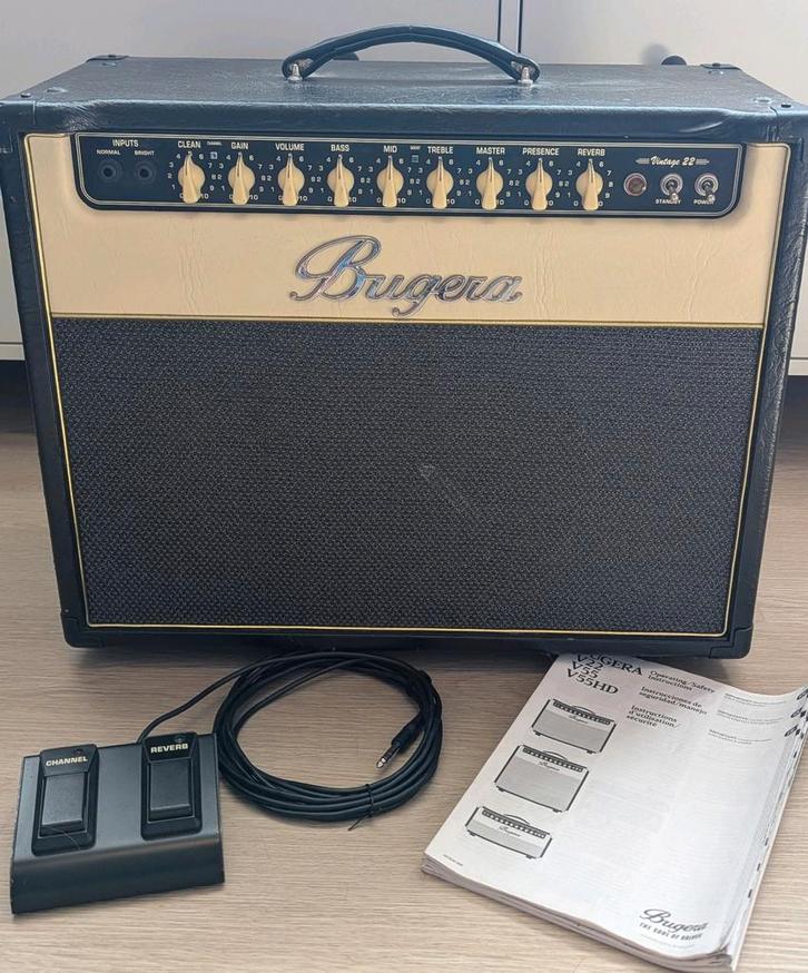 Bugera V22 Tube amp for electric guitar, Muziek en Instrumenten, Versterkers | Bas en Gitaar, Gebruikt, Gitaar, Minder dan 50 watt