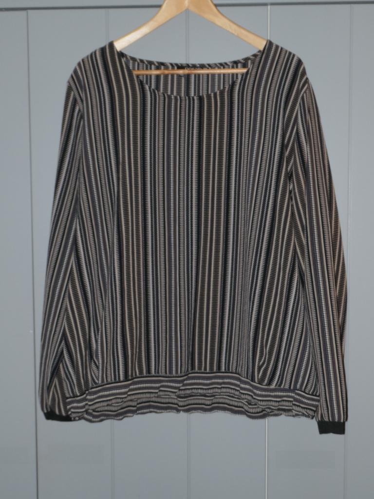 Top zwart beige blauw streep | 46 | Norah, Kleding | Dames, Tops, Blauw, Maat 46/48 (XL) of groter, Ophalen of Verzenden, Zo goed als nieuw