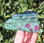 Grote Robijn in Zoisiet edelsteen mineralen natuursteen, Ophalen of Verzenden