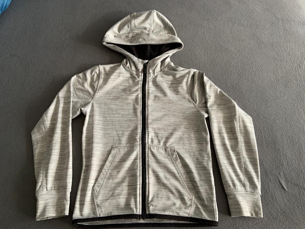 kinder sportvest, Kinderen en Baby's, Kinderkleding | Maat 122, Ophalen of Verzenden, Zo goed als nieuw, Jongen of Meisje, Trui of Vest