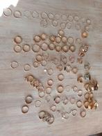 Partij van ca. 90 goudkleurige ringen in diverse maten, Overige materialen, Gebruikt, Ophalen of Verzenden, Dame of Heer