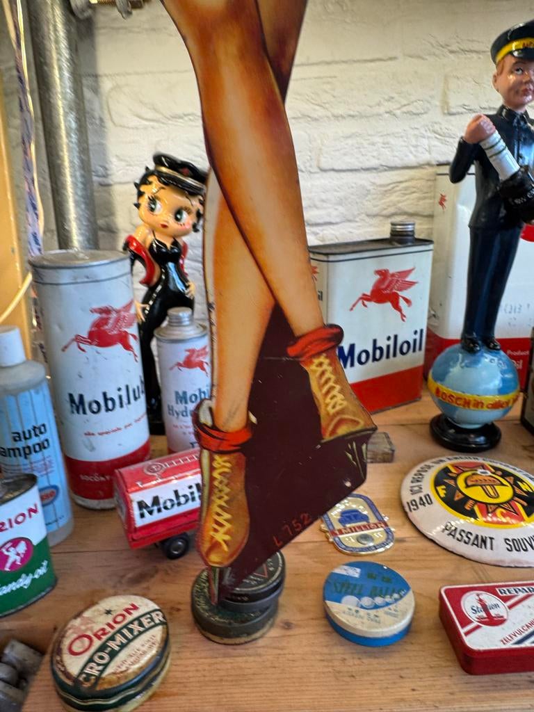 Vintage Veedol  Reclamebord - Jaren '50 Pin-up, Antiek en Kunst, Curiosa en Brocante, Ophalen