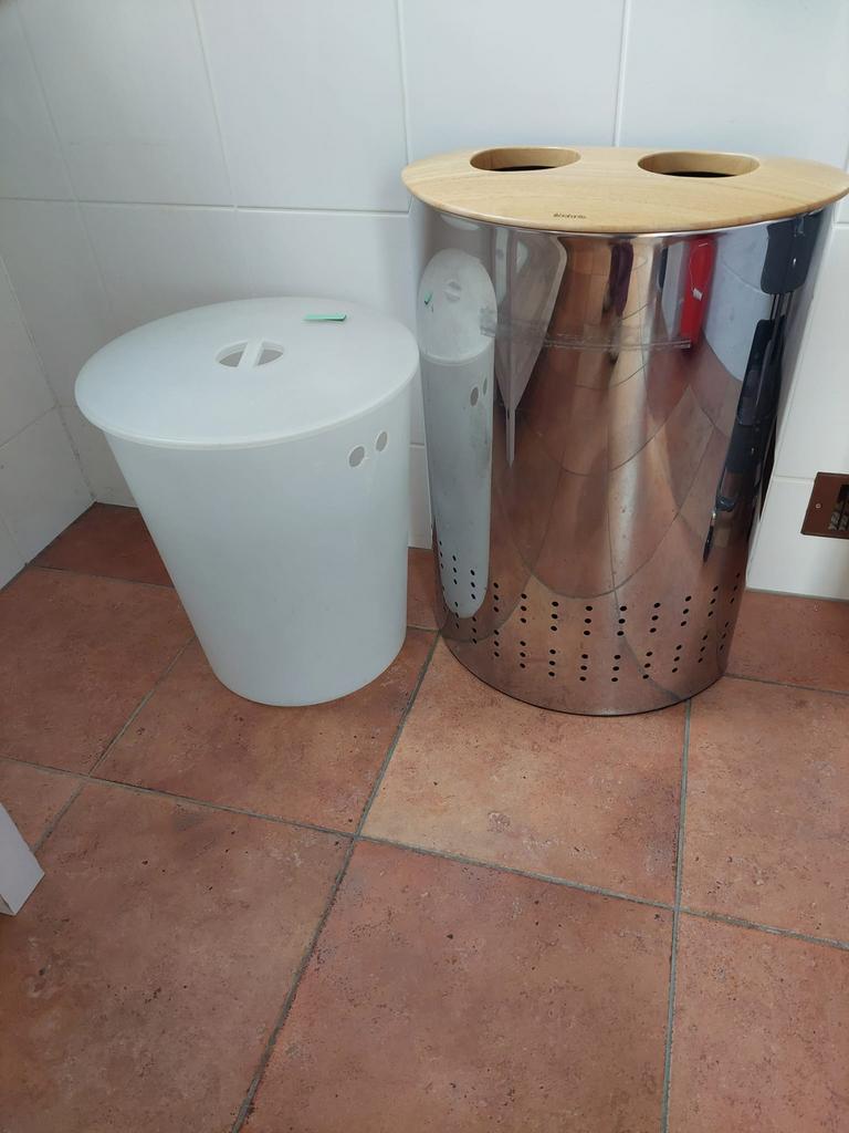 Plastic wasmand, Huis en Inrichting, Badkamer | Badkamermeubels, Ophalen