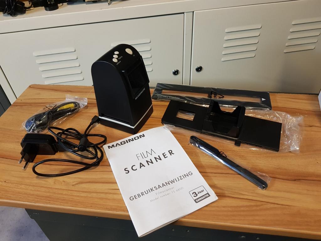 Maginon FS 6600 Dia en of negatieven scanner Stand-Alone, Ophalen of Verzenden, Zo goed als nieuw, Diascanner, Maginon