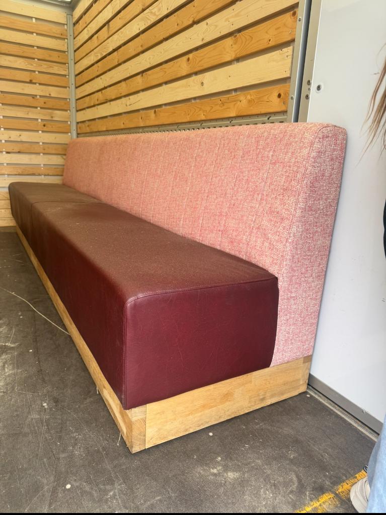 Horeca bank, Ophalen, Meubilair