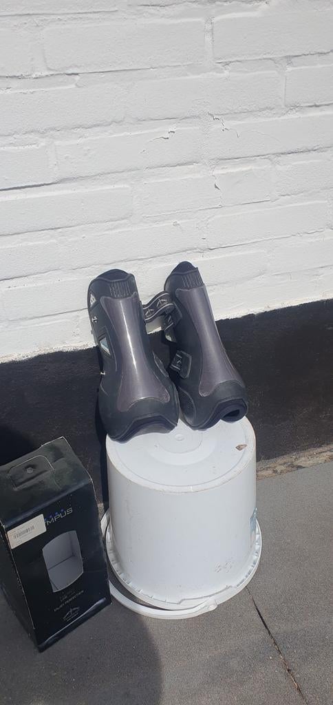 Veredus Olympic peesbeschermers L zwart, Ophalen, Zo goed als nieuw, Rijden