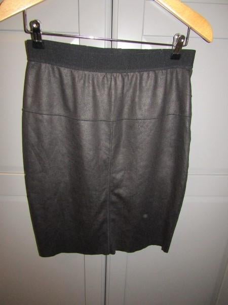 G368 Geisha mt M rok zwart imitatiesuède, Kleding | Dames, Rokken, Maat 38/40 (M), Geisha, Verzenden, Zwart