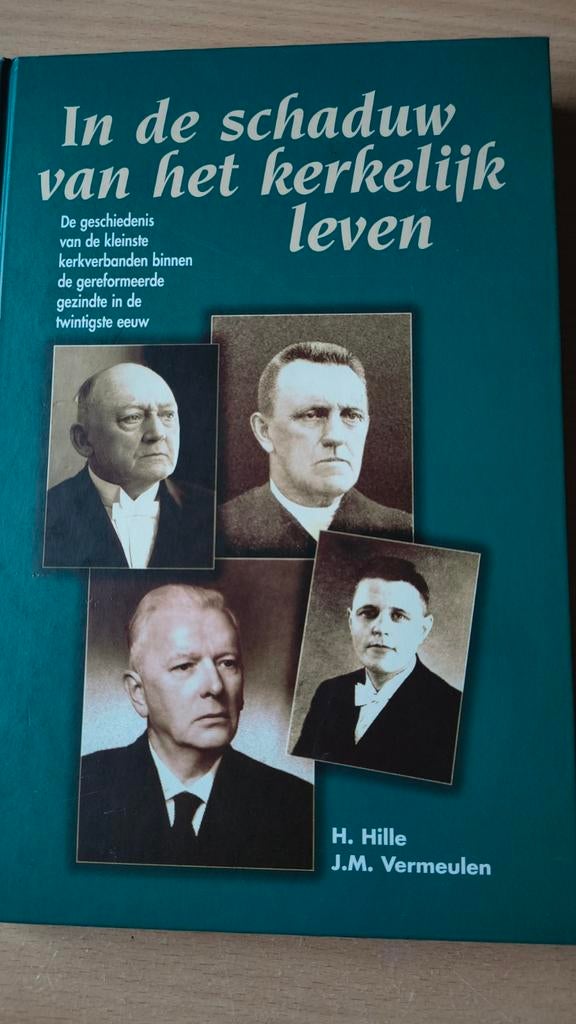 In de schaduw van het kerkelijk leven. H Hille/JM Vermeulen, Ophalen of Verzenden, Zo goed als nieuw, H Hille / JM Vermeulen, Christendom | Protestants