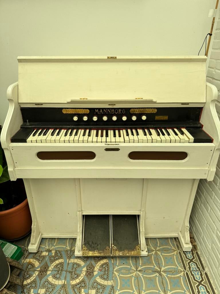 Mannborg Harmonium gratis voor onderdelen/restauratie, Ophalen, Gebruikt, 1 klavier, Harmonium