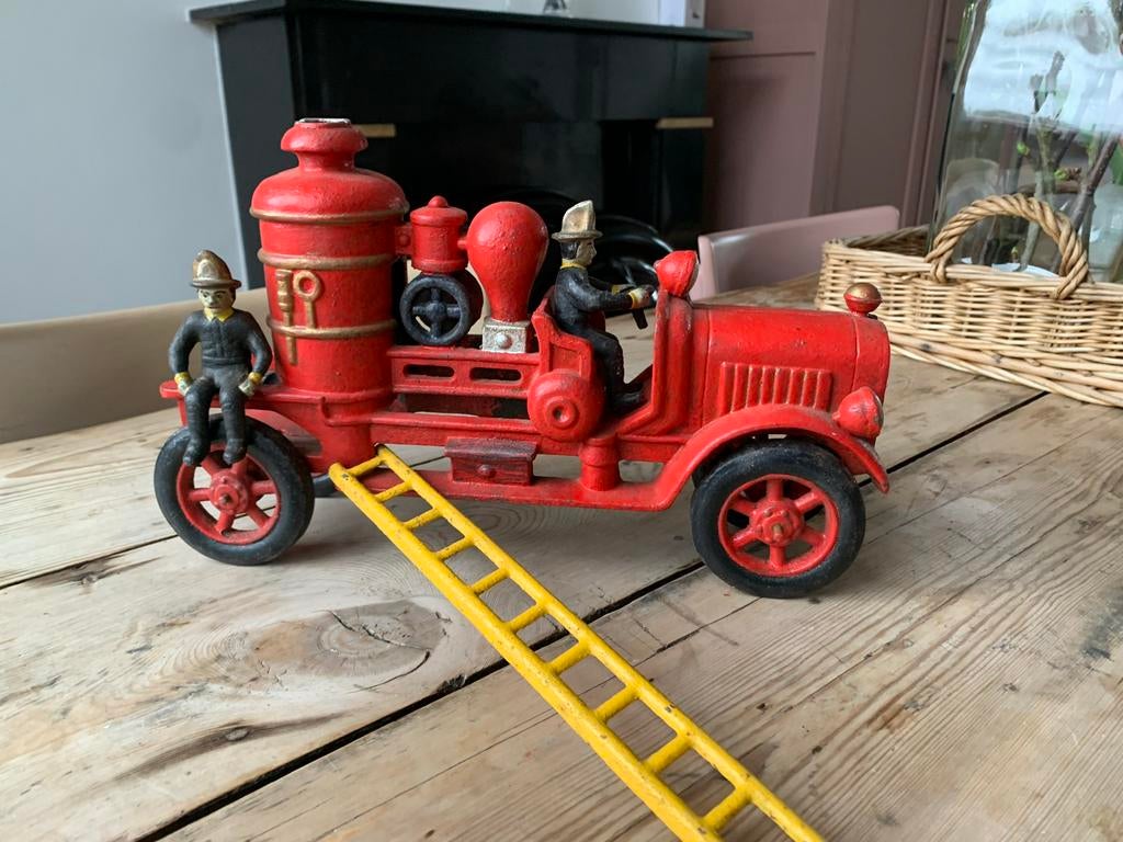 Antieke Brandweerauto met Brandweerlieden en Ladder, Antiek en Kunst, Ophalen