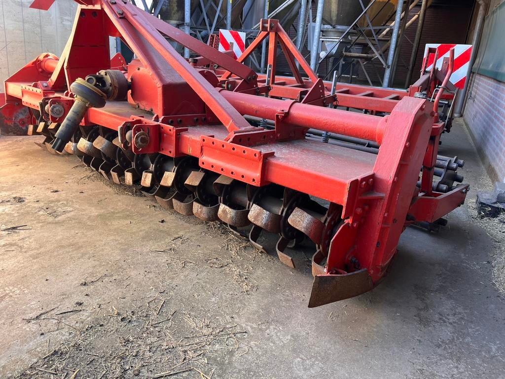 Kverneland frees met kooirol, Ophalen, Grondbewerking