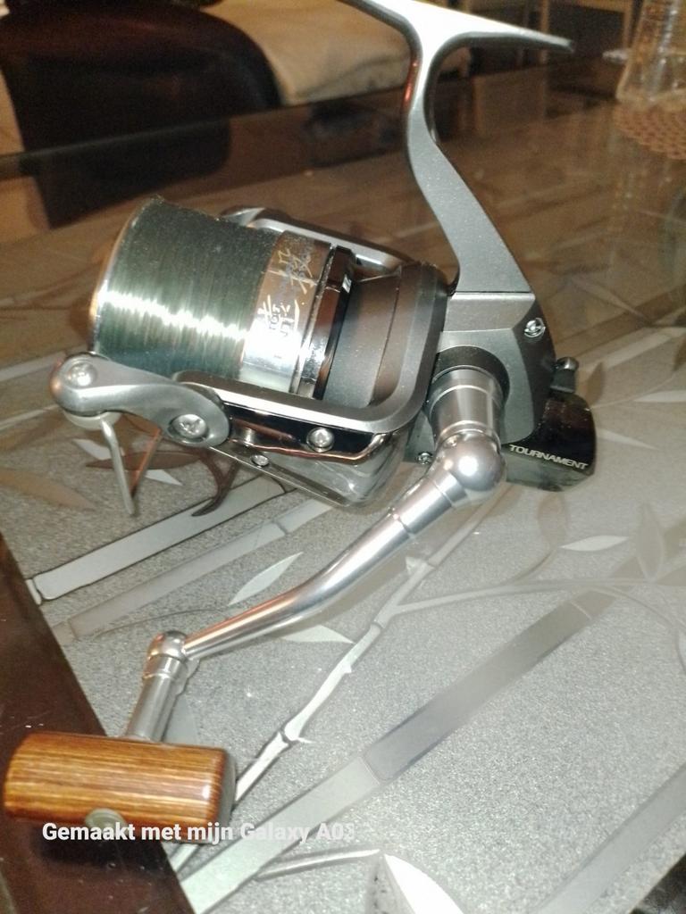 Daiwa Tournament Enoh 5000 karpermolens met extra spoelen, Watersport en Boten, Ophalen of Verzenden, Gebruikt, Molen