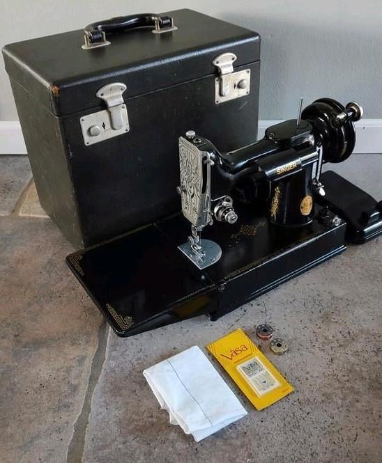 Singer Featherweight 221k 1950 geserviced werkt !!, Ophalen of Verzenden, Gebruikt, Naaimachine, Singer