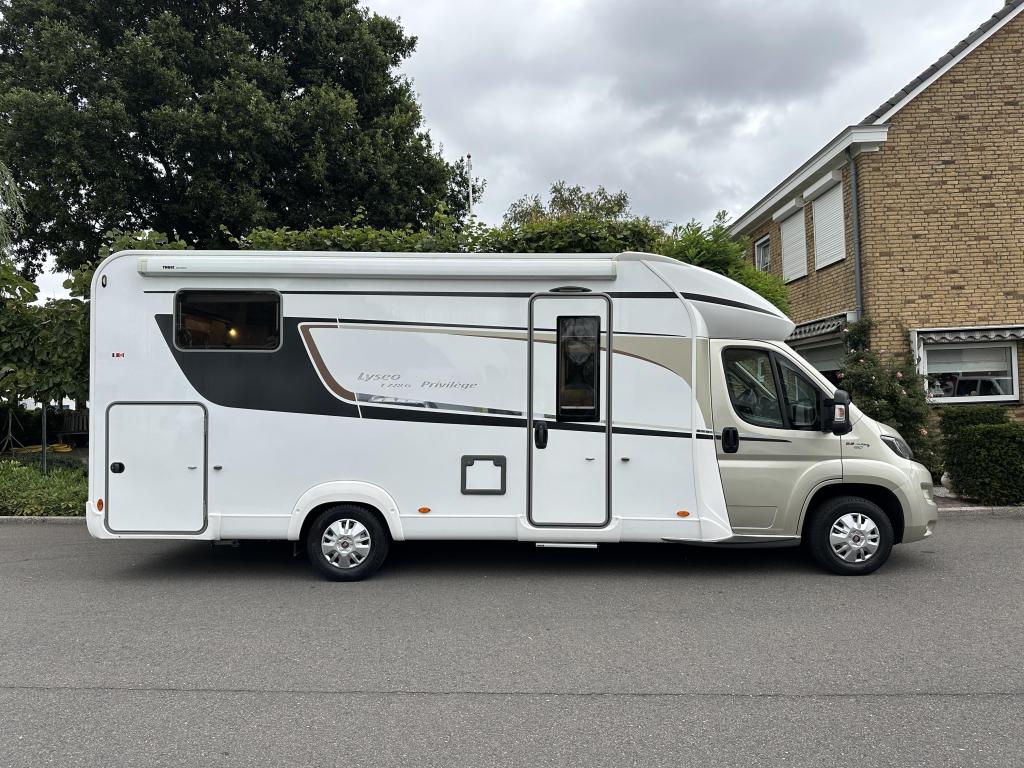 Bürstner Lyseo TD 728 G Enkele bedden + Hefbed, Ringverwarming, Fiat, Koelkast, Airbags