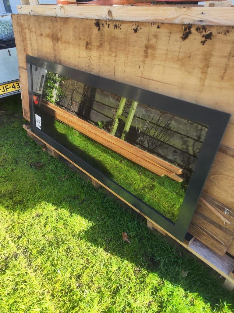 Aluminium kozijn met ruit., Doe-het-zelf en Verbouw, Kozijnen en Schuifpuien, Ophalen, Gebruikt, Raamkozijn, Aluminium