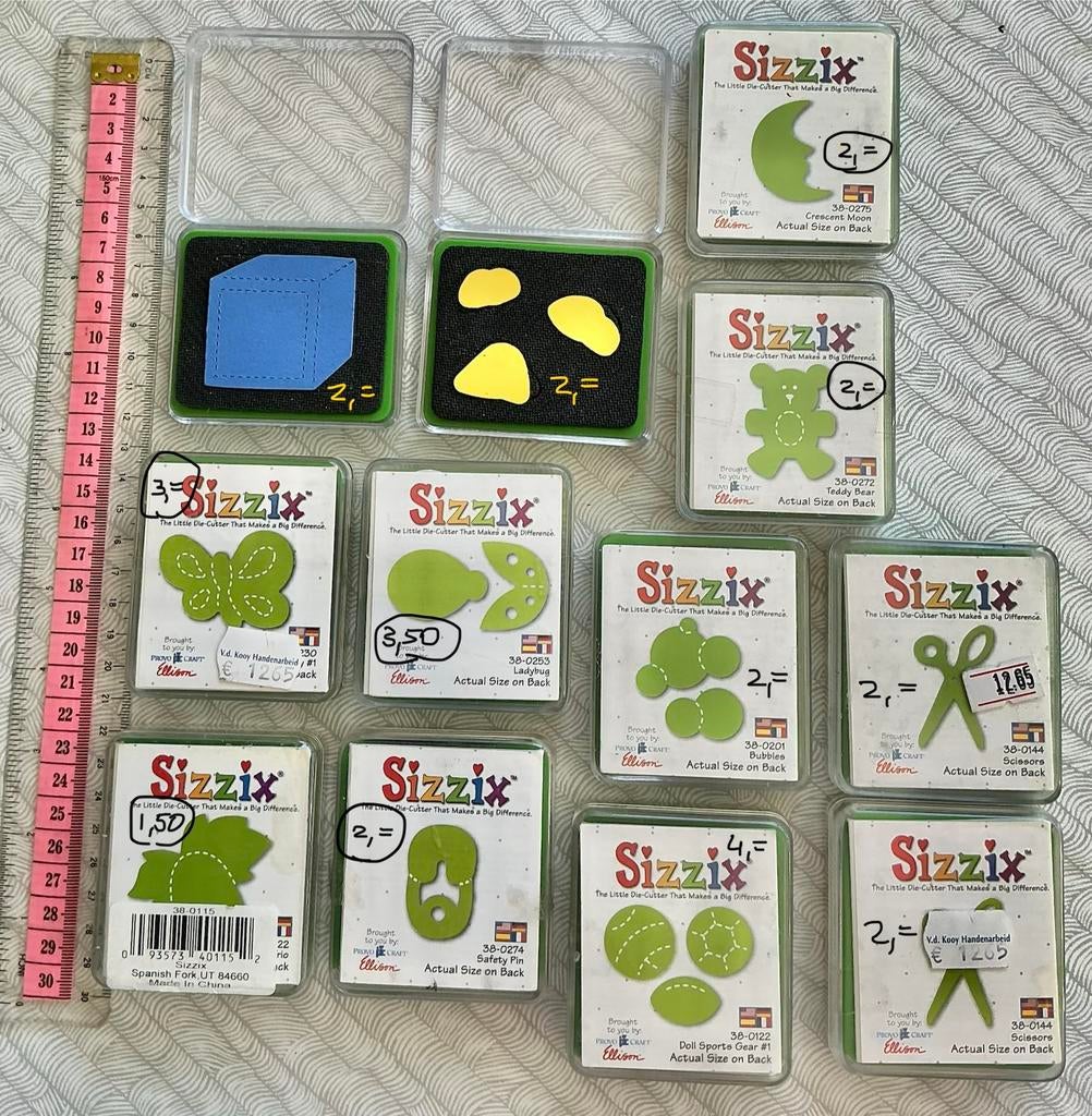 Sizzix stansen snijmallen nw machine, Ophalen of Verzenden, Zo goed als nieuw, Overige thema's, Pons of Mal