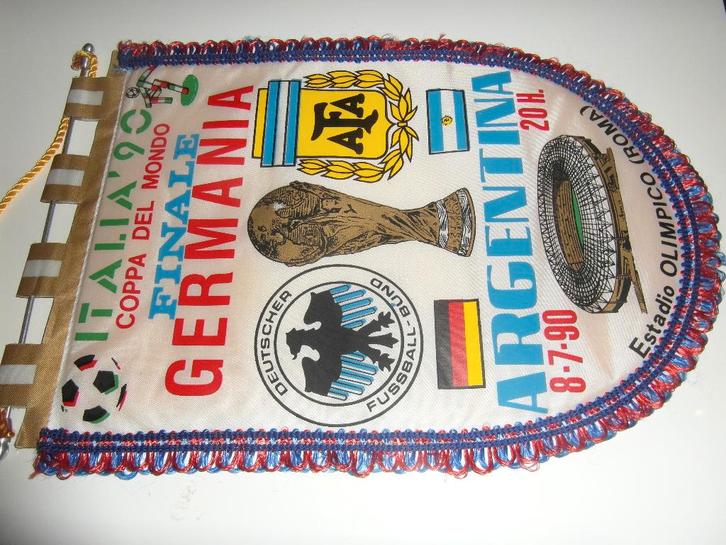 vaan finale wk 1990 argentinie duitsland maradona diego, Verzamelen, Sportartikelen en Voetbal, Zo goed als nieuw, Vaantje of Sjaal