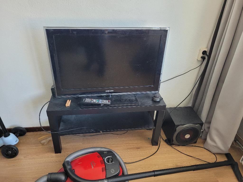 Samsung TV 32 inch + table + 2.1, Ophalen, Gebruikt, 50 Hz, LCD