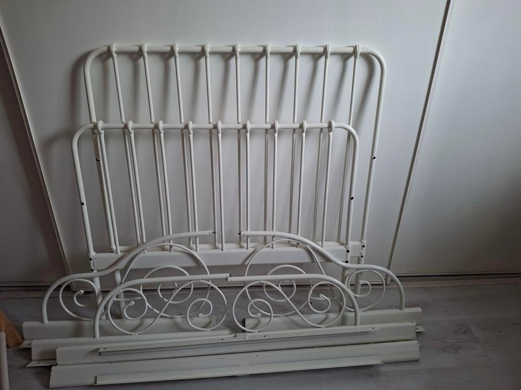 Metalen/bed/1persoons/meisjes, Ophalen of Verzenden, Eenpersoons, 90 cm