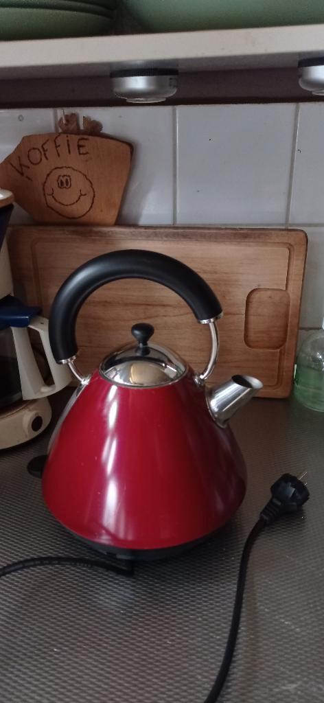 Retro waterkoker Morphy Richards. Kleur rood!, Witgoed en Apparatuur, Waterkokers, Gebruikt, 1 tot 2 liter, Ophalen of Verzenden