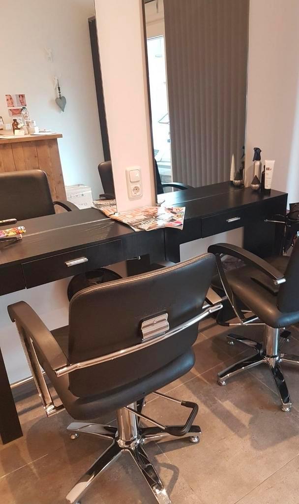 Kapsalon Inrichting: Kaptafel met Kantelbare Pompstoel, Huis en Inrichting, Tafels | Kaptafels, Gebruikt, Ophalen