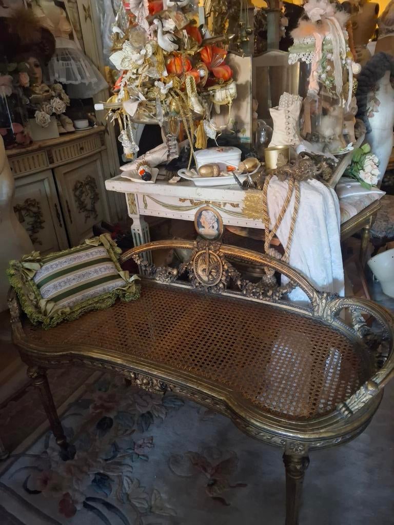 Louis-Seize pronkbankje nu €225,00, Antiek en Kunst, Antiek | Meubels | Stoelen en Banken, Verzenden