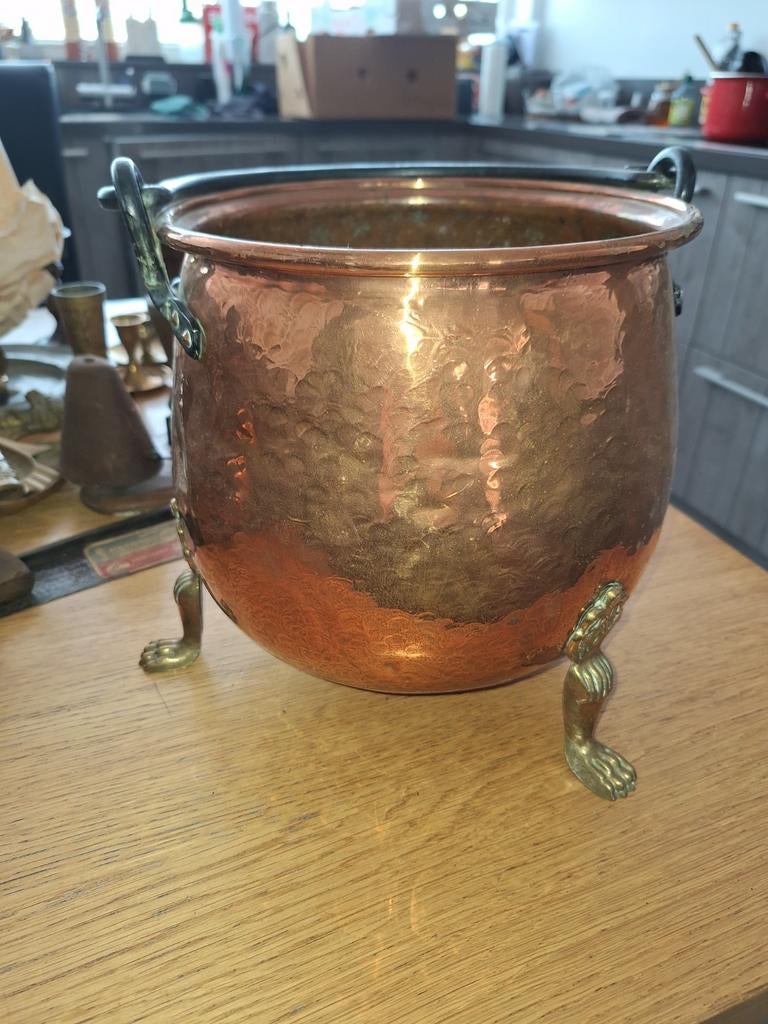 Koperen ketel met bronzen poten en handvatten, Ophalen of Verzenden