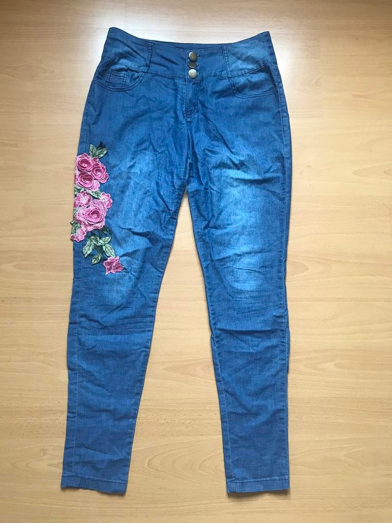 Spijkerbroek zomer met bloem maat 38 dames, Ophalen of Verzenden, Zo goed als nieuw, Blauw, W30 - W32 (confectie 38/40)