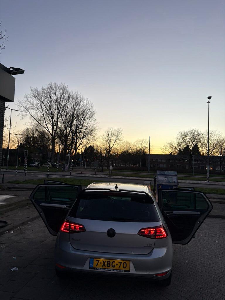 Volkswagen Golf 1.2 TSI 77KW 5D 2014 Grijs, Auto's, Voorwielaandrijving, Zwart, 4 cilinders, 610 kg