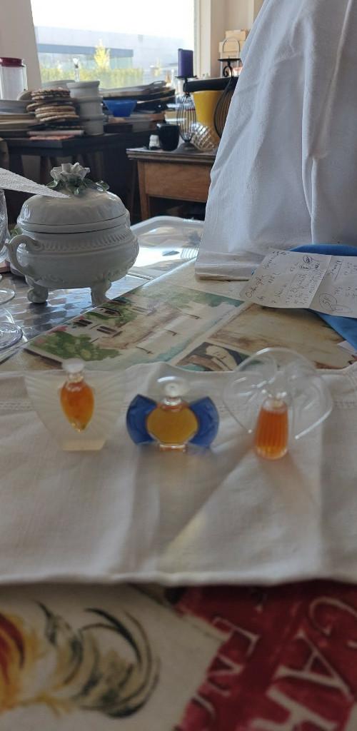 parfum miniatuur flesjes 5 ml vintage Lalique 3 ve, Ophalen of Verzenden, Zo goed als nieuw, Miniatuur, Gevuld