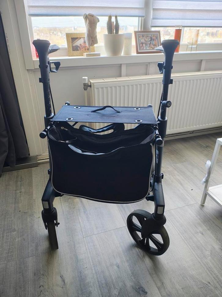 Moderne rollator, Diversen, Rollators, Zo goed als nieuw, Lichtgewicht, Opvouwbaar, Ophalen