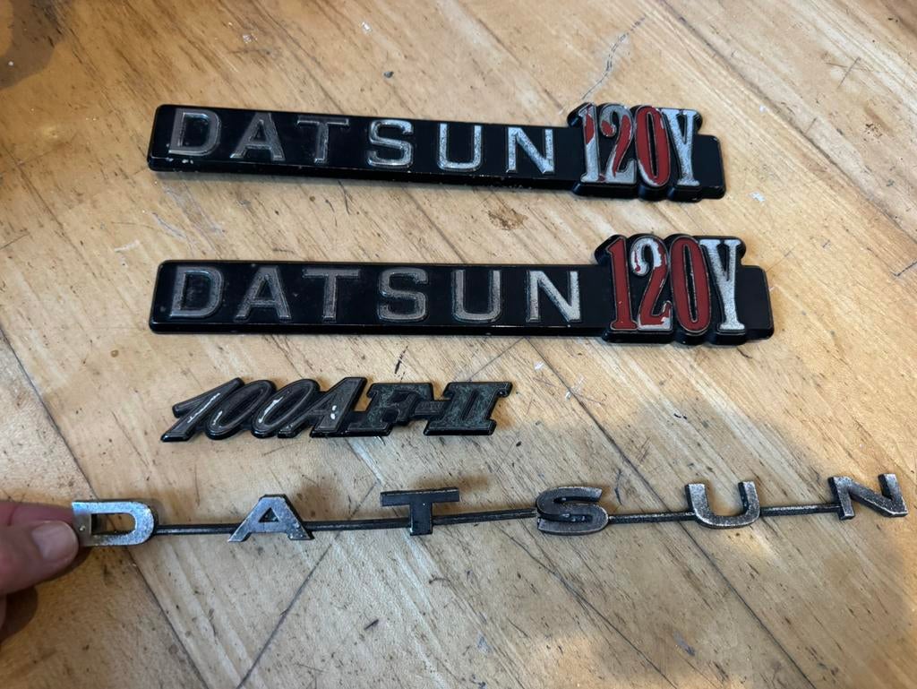 Datsun emblemen (120Y / 100A), Ophalen