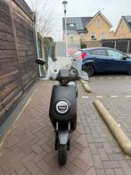 NIU MQi+ Elektrische Scooter 34 km/u + Slot,Helm,Windscherm, Fietsen en Brommers, Elektrisch, Zo goed als nieuw, Ophalen, Overige merken