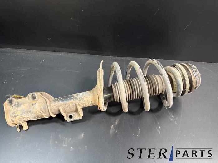 Schokdemper links-voor van een Mercedes Vito, Gebruikt, -, Ophalen of Verzenden, -