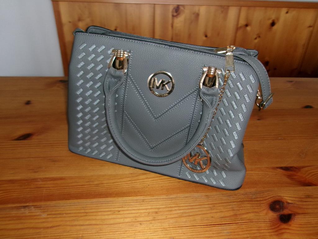 Michael kors schoudertas - grijs, Overige merken, Gebruikt, Ophalen of Verzenden, Grijs