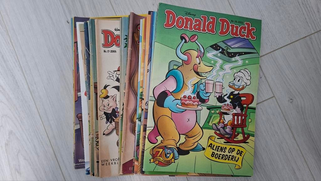 26x Donald Duck uit diverse jaren, Gelezen, Europa, Ophalen of Verzenden, Meerdere comics