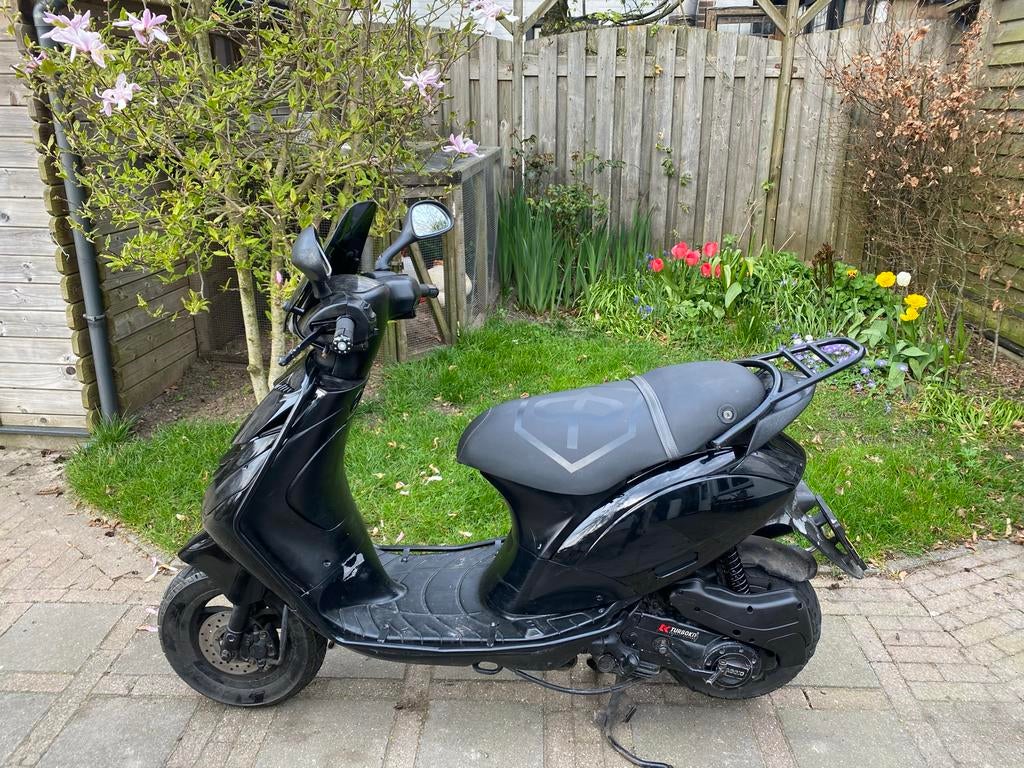 Piaggio Zip 4T 2V - Veel Nieuwe Onderdelen, Fietsen en Brommers, Ophalen of Verzenden, Gebruikt, Overige modellen