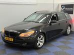 BMW 5-serie Touring 525d Executive / AUTOMAAT / NETTE AUTO /, Auto's, Automaat, Gebruikt, 2000 kg, Leder en Stof