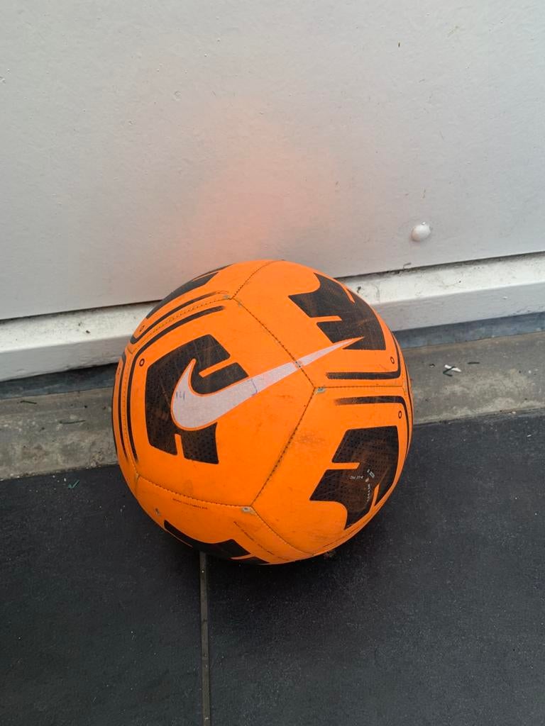 Nike bal maat 5, Sport en Fitness, Handbal, Ophalen of Verzenden, Zo goed als nieuw, Bal