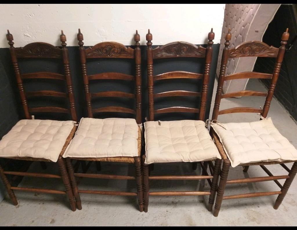 4 antieke eettafel stoelen met rieten zitvlak, Ophalen
