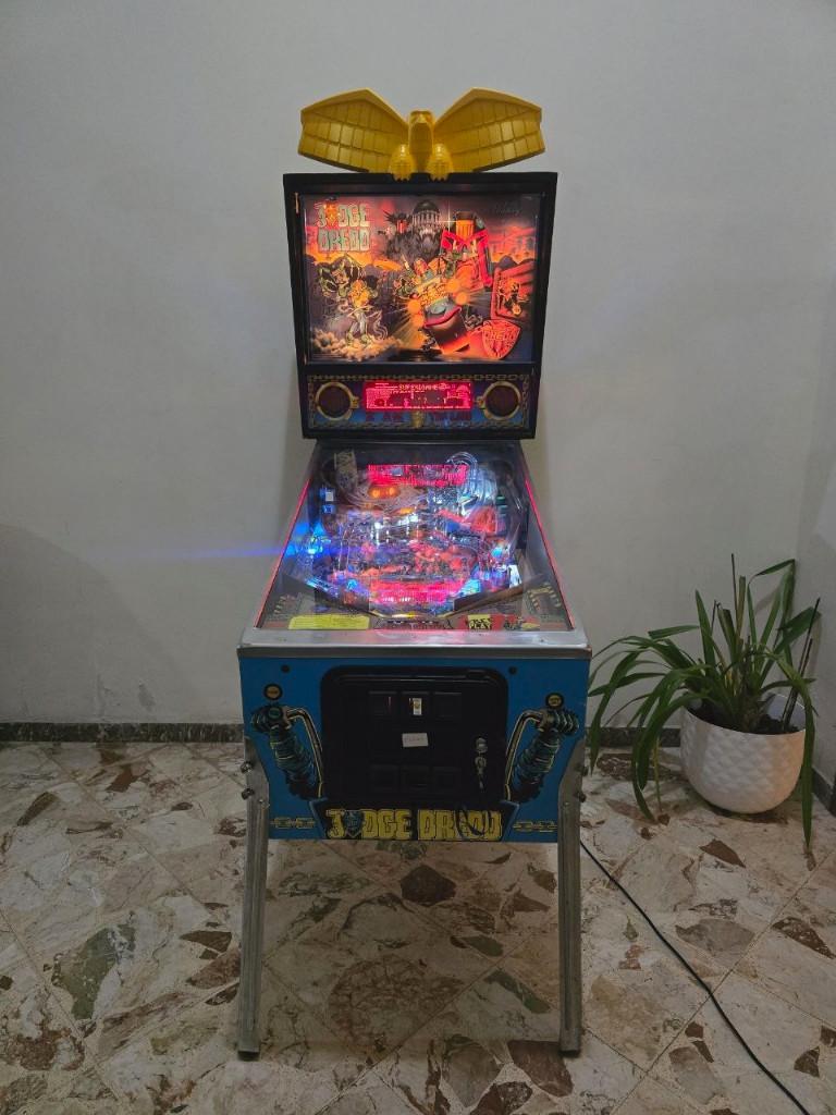 JUDGE DREDD BALLY WILLIAMS PINBALL FLIPPER, Verzenden, Gebruikt, Onderdeel of Defecte kast, Williams