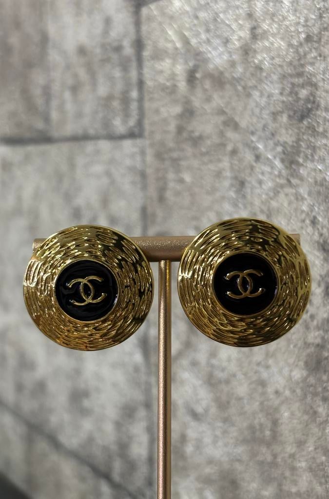 Vintage Chanel Oorbellen - Goudkleurig met CC Logo, Sieraden, Tassen en Uiterlijk, Oorbellen, Overige materialen, Gebruikt, Ophalen of Verzenden