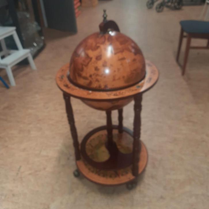 Antieke Wereldbol drankenbar met wielen, Antiek en Kunst, Antiek | Woonaccessoires, Ophalen