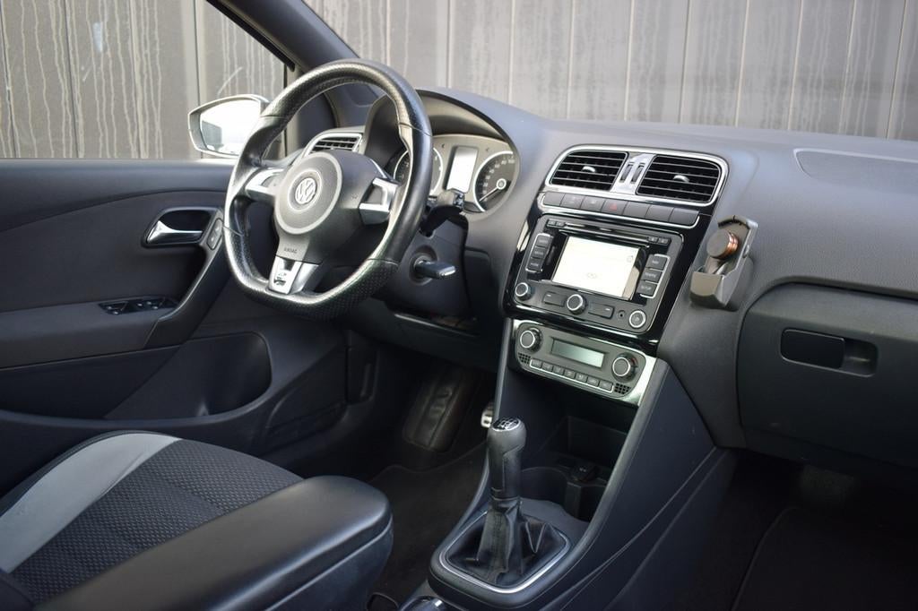 Volkswagen Polo 1.2 TSI Highline R-Line ECC | Full Map Navi, Voorwielaandrijving, Euro 5, Met garantie (alle), Alcantara