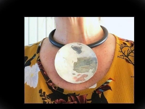 Bijzonder Zwarte Koord Ketting met Grotte Zilveren Hanger!, Verzenden, Zilver, Ketting