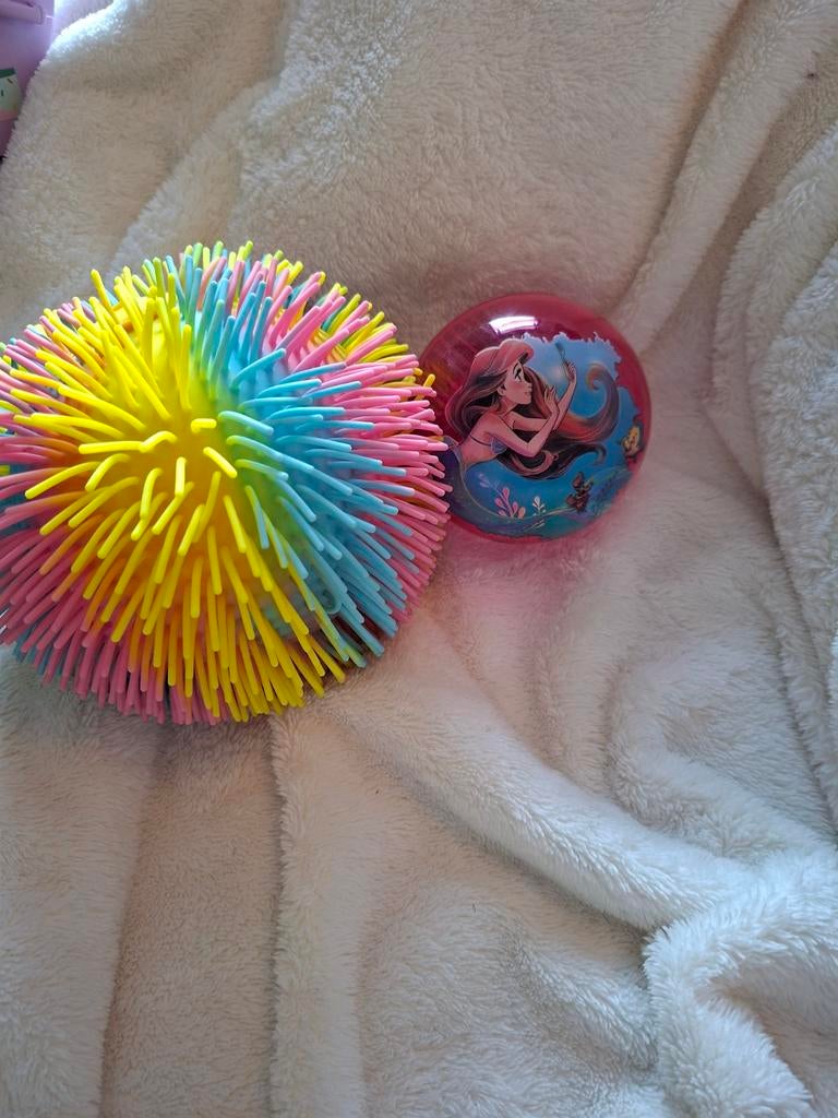 2 ballen, Ophalen, Zo goed als nieuw, Jongen of Meisje