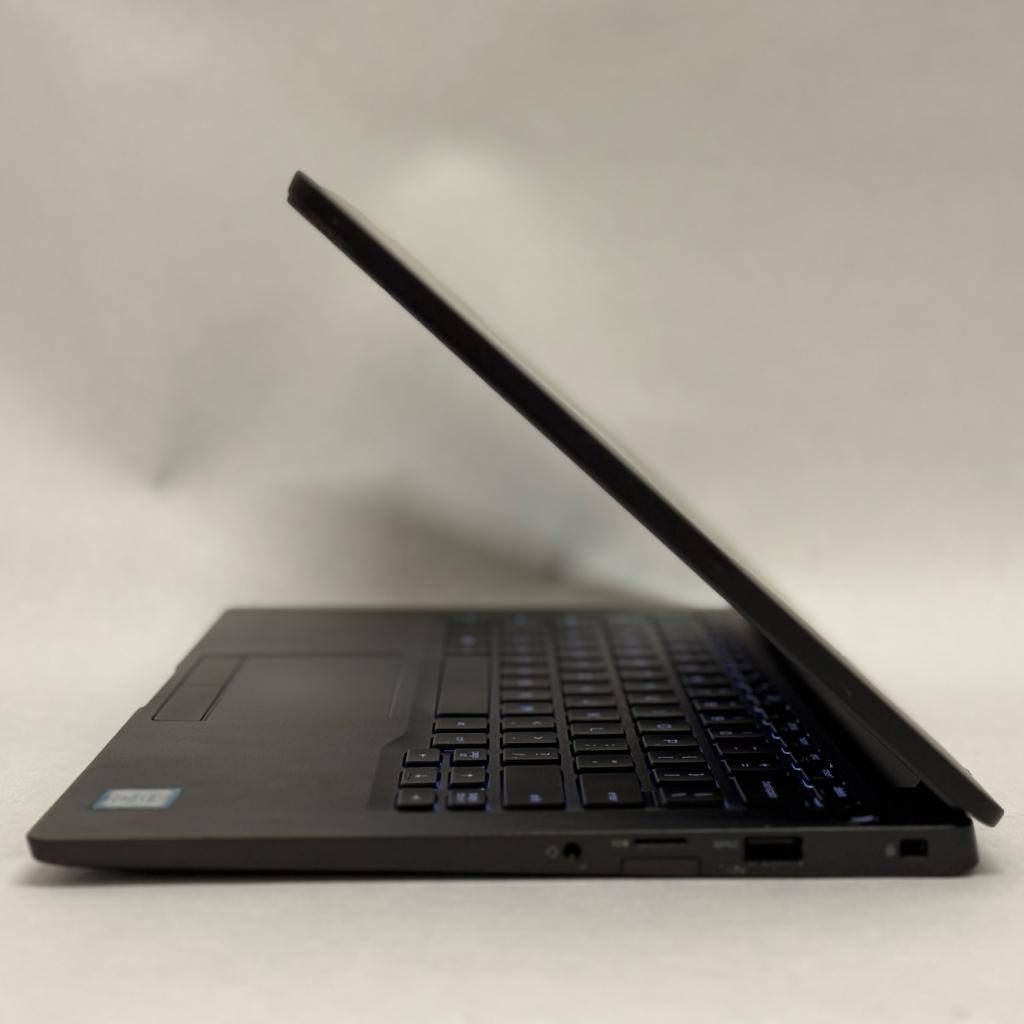 Dell Latitude 7400 14/i5-8365/16/512/W11, Computers en Software, Windows Laptops, Dell, Zo goed als nieuw, Support@Dell.com, One Dell Way
Round Rock, TX 78682
United States